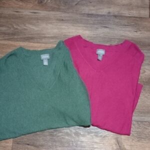 2 Chico's Green and Pink V-Neck Cashmere Blend Dolman Sleeve Sweaters Sz 1